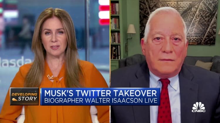 Le biographe d'Elon Musk, Walter Isaacson, sur les licenciements imminents sur Twitter et les frais d'utilisation potentiels