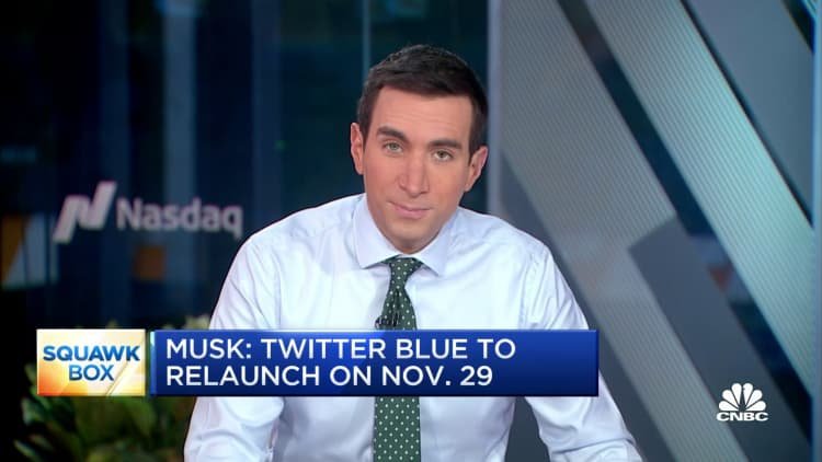 Elon Musk dit que Twitter Blue sera relancé le 29 novembre
