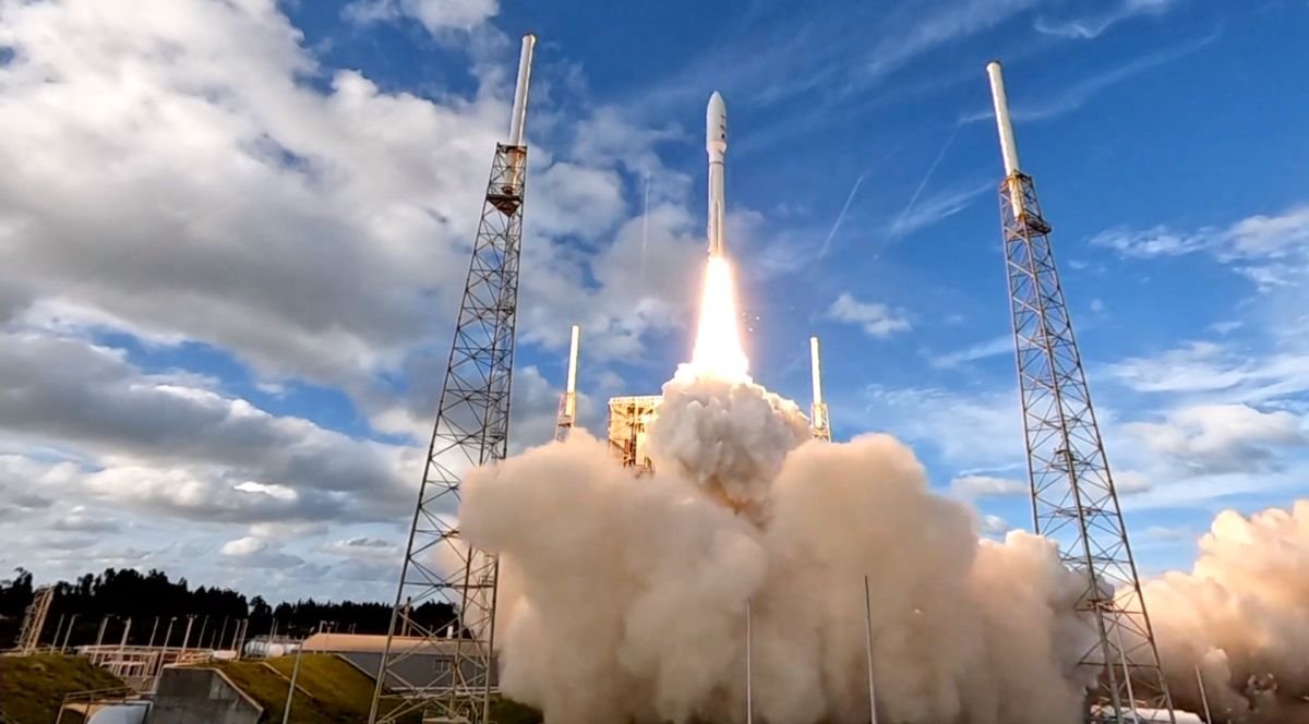 La fusée Atlas V lance 2 satellites de communication en orbite