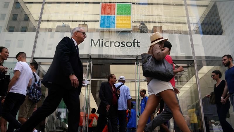 Les bénéfices de Microsoft touchés par le ralentissement de l’informatique personnelle |  CNN Affaires
