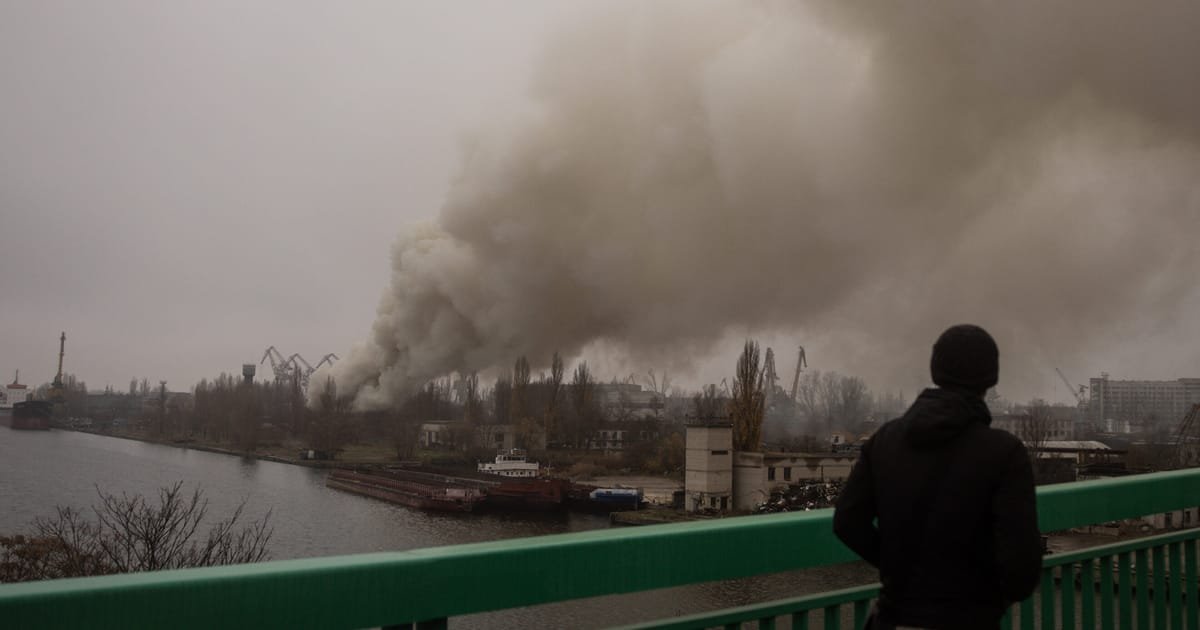 Les civils de Kherson évacués alors que la Russie intensifie les bombardements