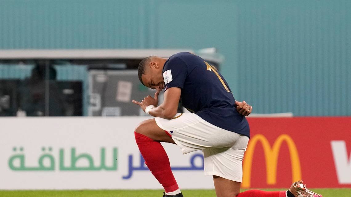 Mbappe marque 2, la France atteint la phase à élimination directe de la Coupe du monde