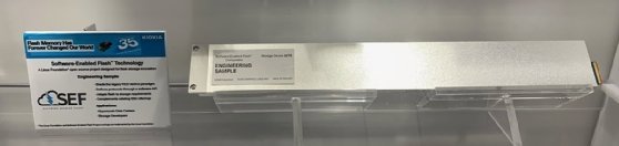 Photo d'un exemple de SSD Kioxia SEF.