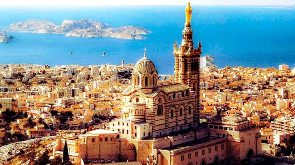 Explore In Marseille
