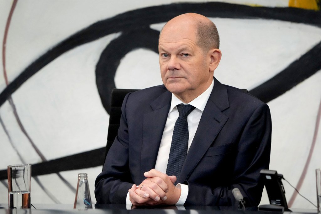 Le chancelier allemand Olaf Scholz assiste à une conférence de presse après une réunion des représentants des organisations internationales de la finance et de l'économie à la chancellerie de Berlin le 29 novembre 2022.