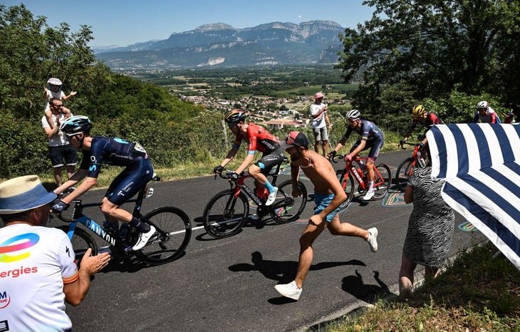 1671010307 132 Matteo Jorgenson et ses escales rapprochees au Tour de France