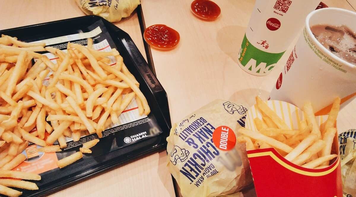 La France interdit les plastiques à usage unique dans les restaurants et les fast-foods