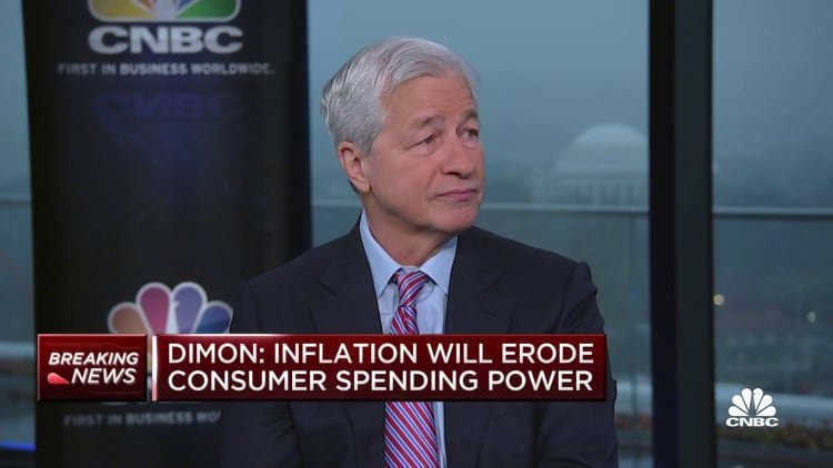 La crypto est un spectacle secondaire complet, les jetons sont comme des «roches pour animaux de compagnie», déclare Jamie Dimon, PDG de JPMorgan