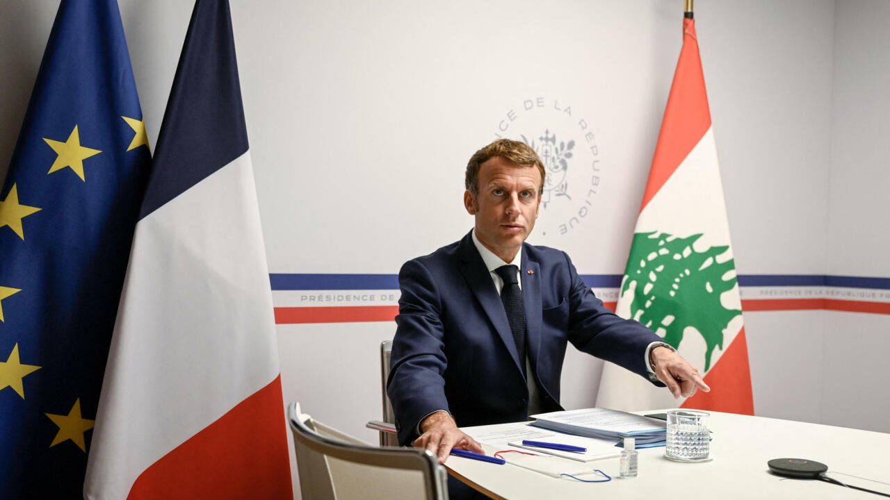 Macron déclare que le Liban doit changer de direction pour sortir de l’impasse