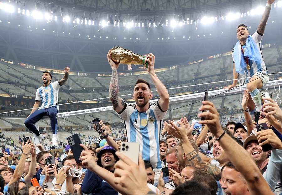 Messi magic on display, Argentina downs France in World Cup penalty shootout – EFE Noticias