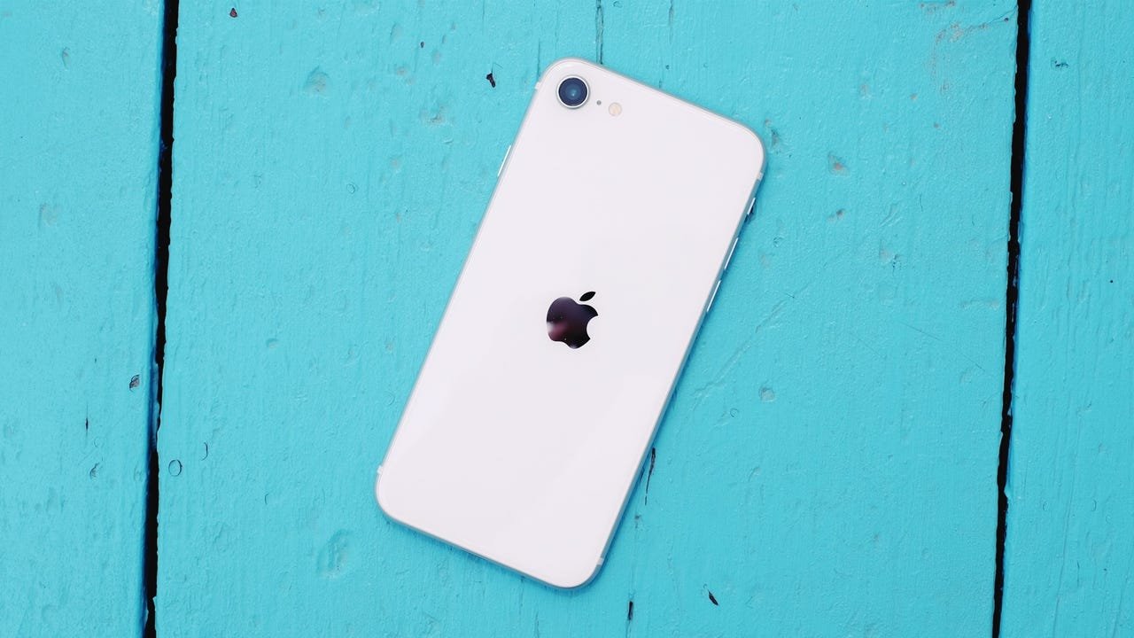 Pourquoi votre iPad, MacBook ou même iPhone pourrait cesser de se recharger cet hiver 1 iphone-se-starlight-2022-3rd-gen