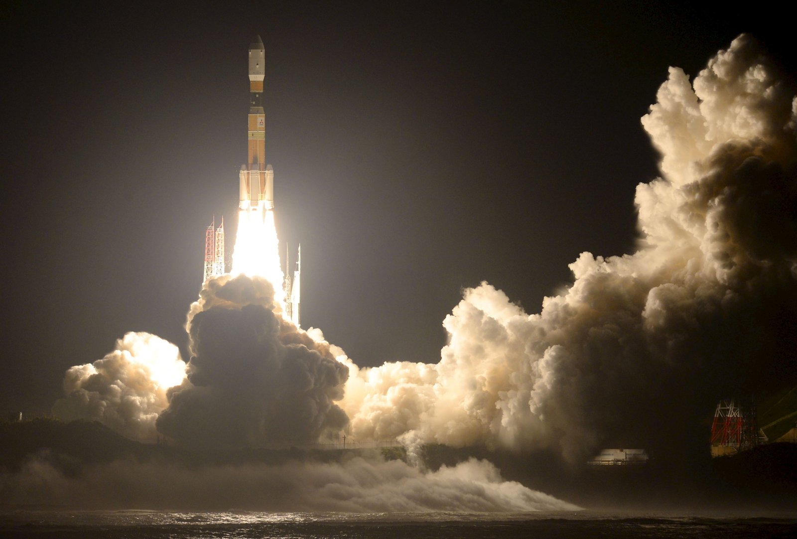 A H-2B rocket carrying cargo craft for the International Space Station (ISS) called
