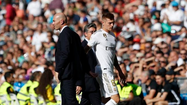 Toni Kroos : Zinedine Zidane serait le meilleur entraîneur de la France
