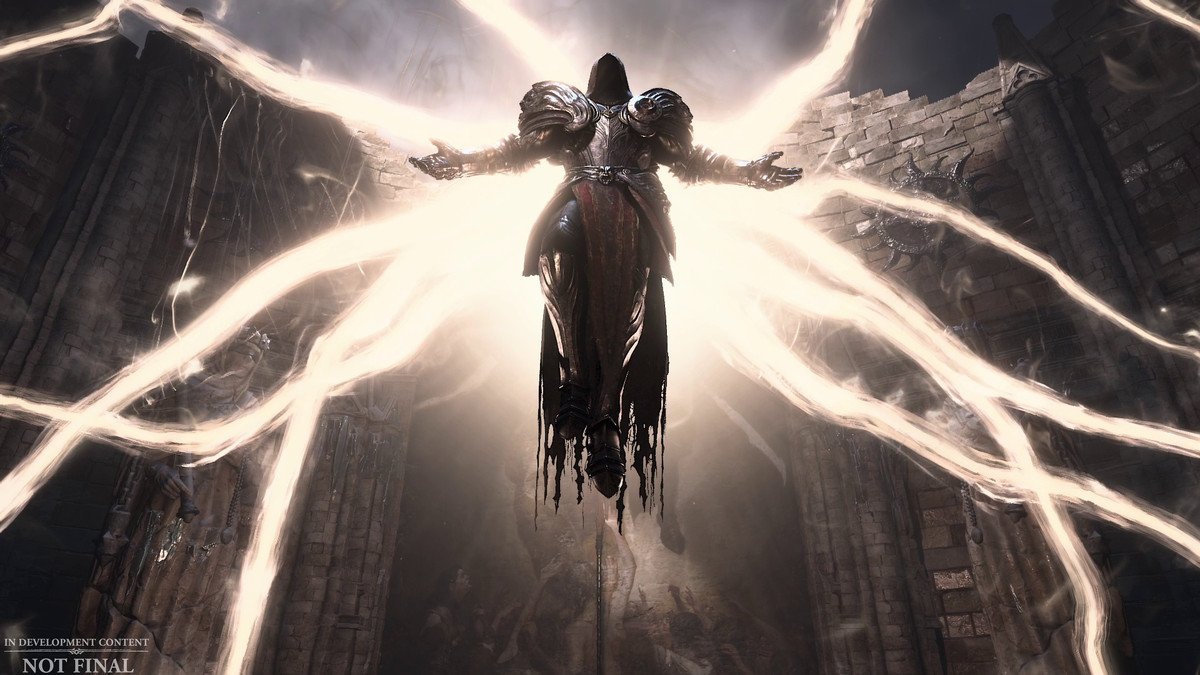 Un ange s'élève au-dessus du joueur dans Diablo 4, tenant ses mains devant ses ailes dorées