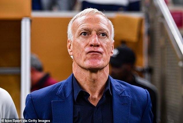 Mais Deschamps a été accusé de l'avoir renvoyé chez lui trop tôt par un journaliste français