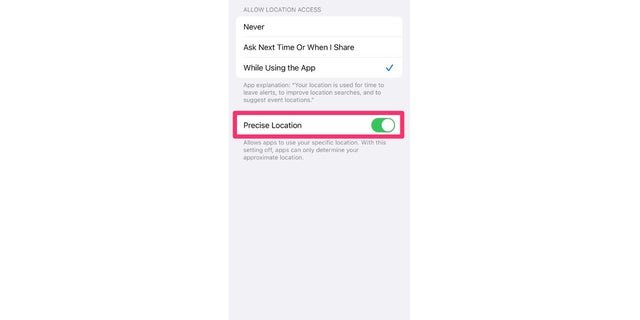 Toggle it <strong>Emplacement précis </strong>si vous ne voulez pas qu’une application ait accès à votre emplacement précis. »/></source></source></source></source></picture></div>
<div class=