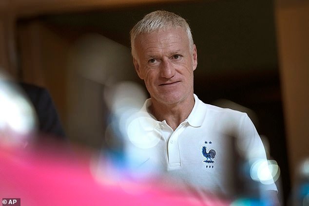 Deschamps n'aurait pas assisté au dîner annuel de l'année dernière avec l'équipe de France 1998