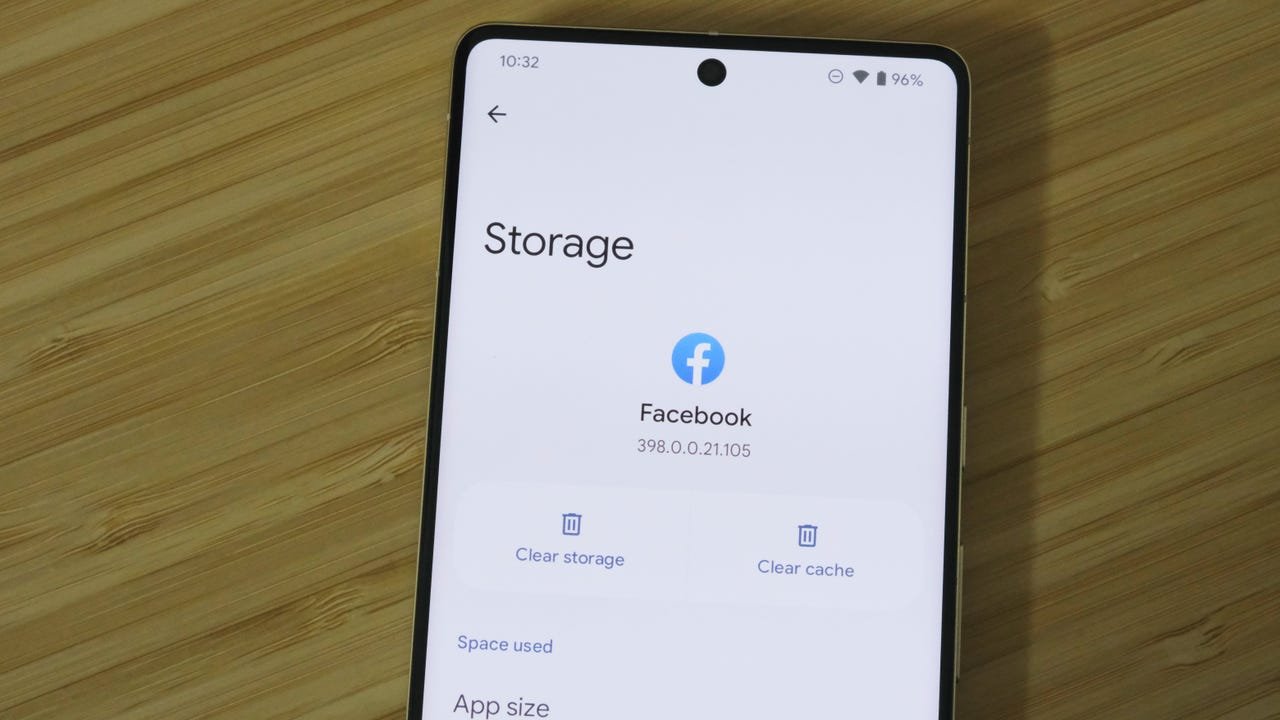 Paramètres de stockage donnant des options pour effacer le stockage ou vider le cache pour Facebook