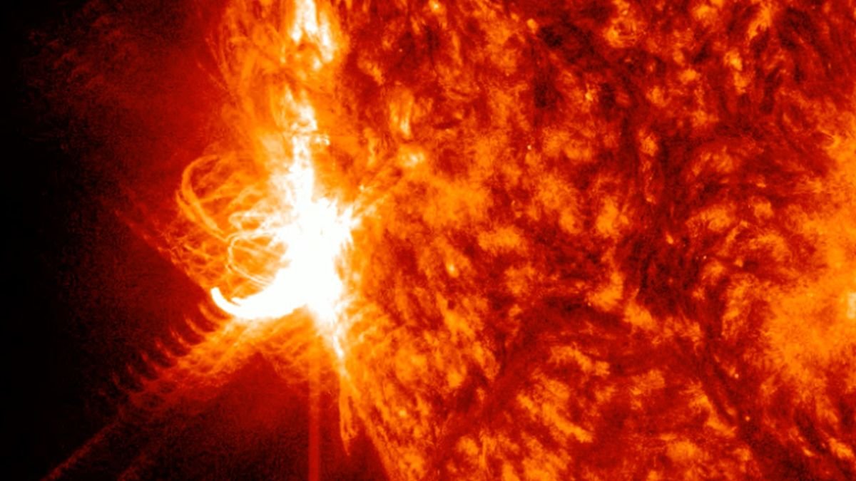 2 minuscules satellites météorologiques spatiaux déployés depuis la station spatiale
