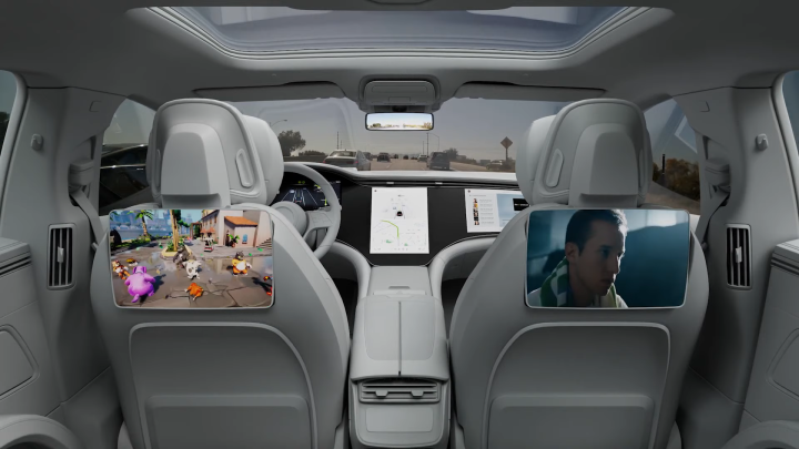 Comment revoir le discours d'ouverture du CES 2023 de Nvidia | Tendances numériques 2 Rumbleverse diffuse via le cloud à l'arrière d'une voiture.