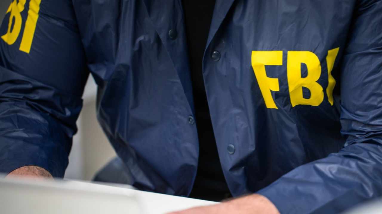 Le FBI saisit des bitcoins d'escrocs étrangers qui se faisaient passer pour des responsables de l'application des lois américaines