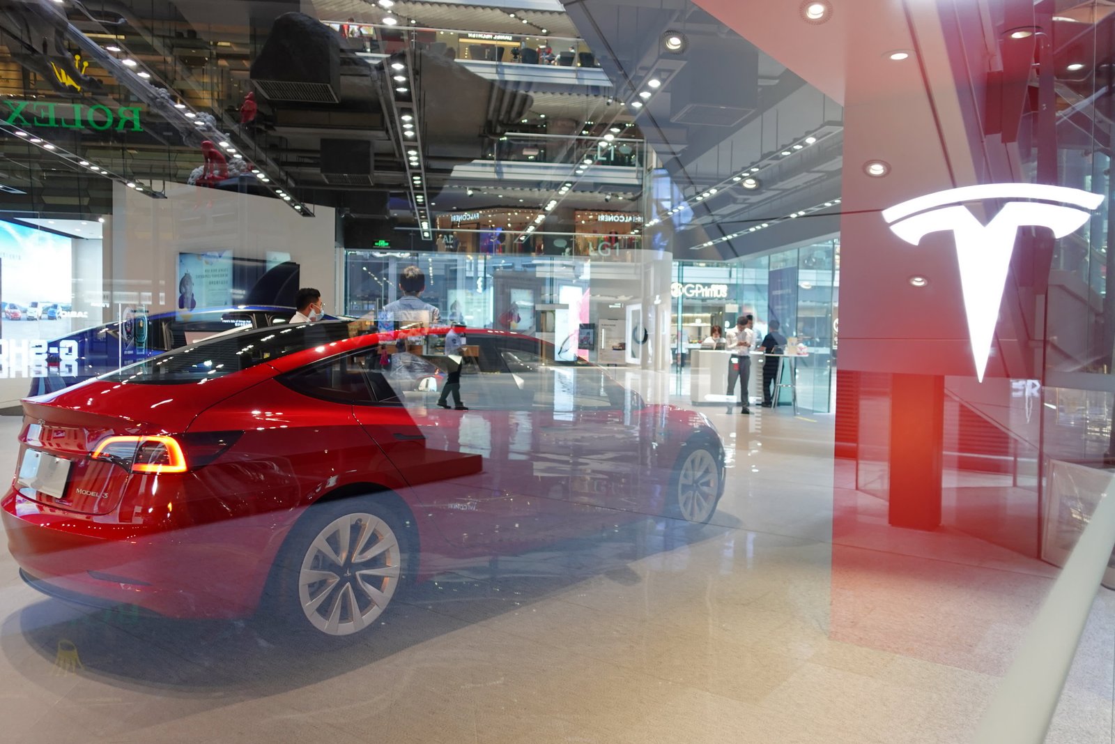 Tesla est une opportunité d'achat aux niveaux actuels, selon l'analyste de Neuberger Berman