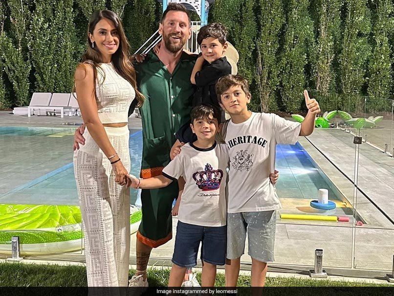 Lionel Messi et sa famille accueillent le Nouvel An avec style. Voir les photos Lionel Messi et sa famille accueillent le Nouvel An avec style. Voir les photos
