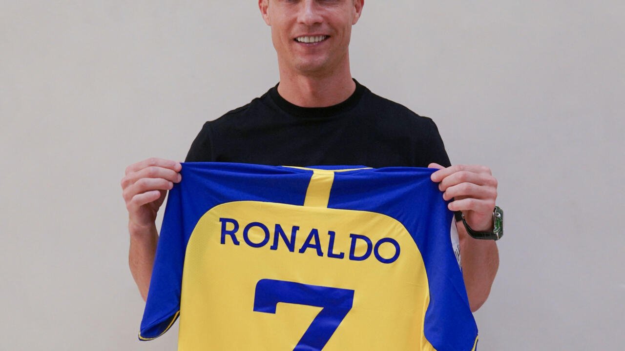 « Moment historique »: les Saoudiens affluent pour acheter des maillots de Ronaldo après l’accord avec Al Nassr