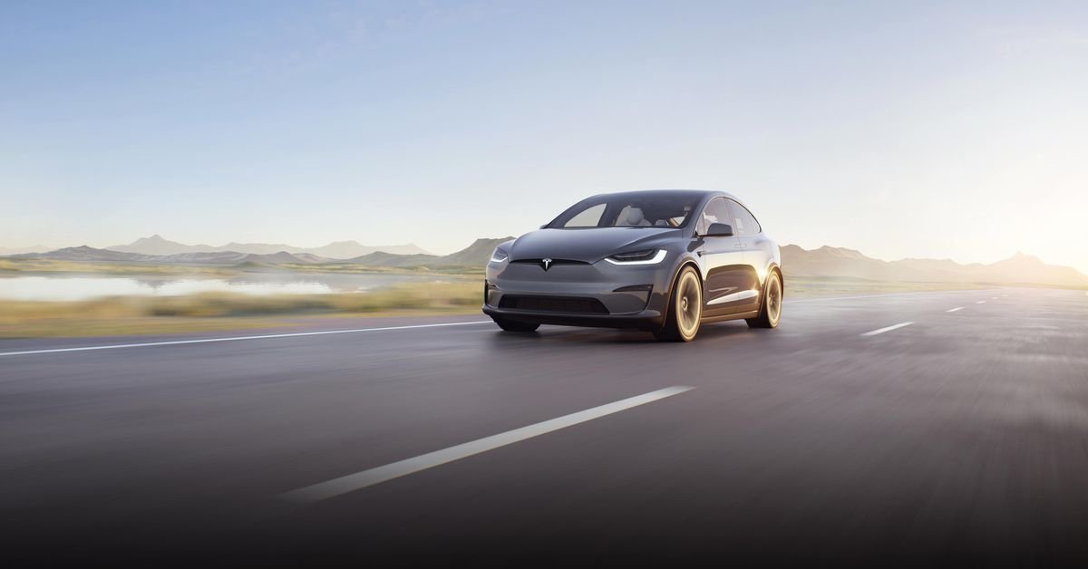 Tesla a mis en scène une vidéo de démonstration du pilote automatique, déclare le directeur du logiciel