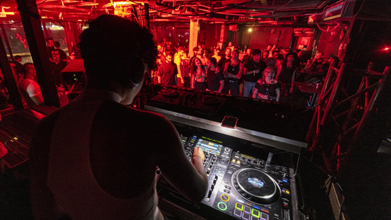 Une rave à part entière : les DJ égyptiennes créent des pistes de danse inclusives