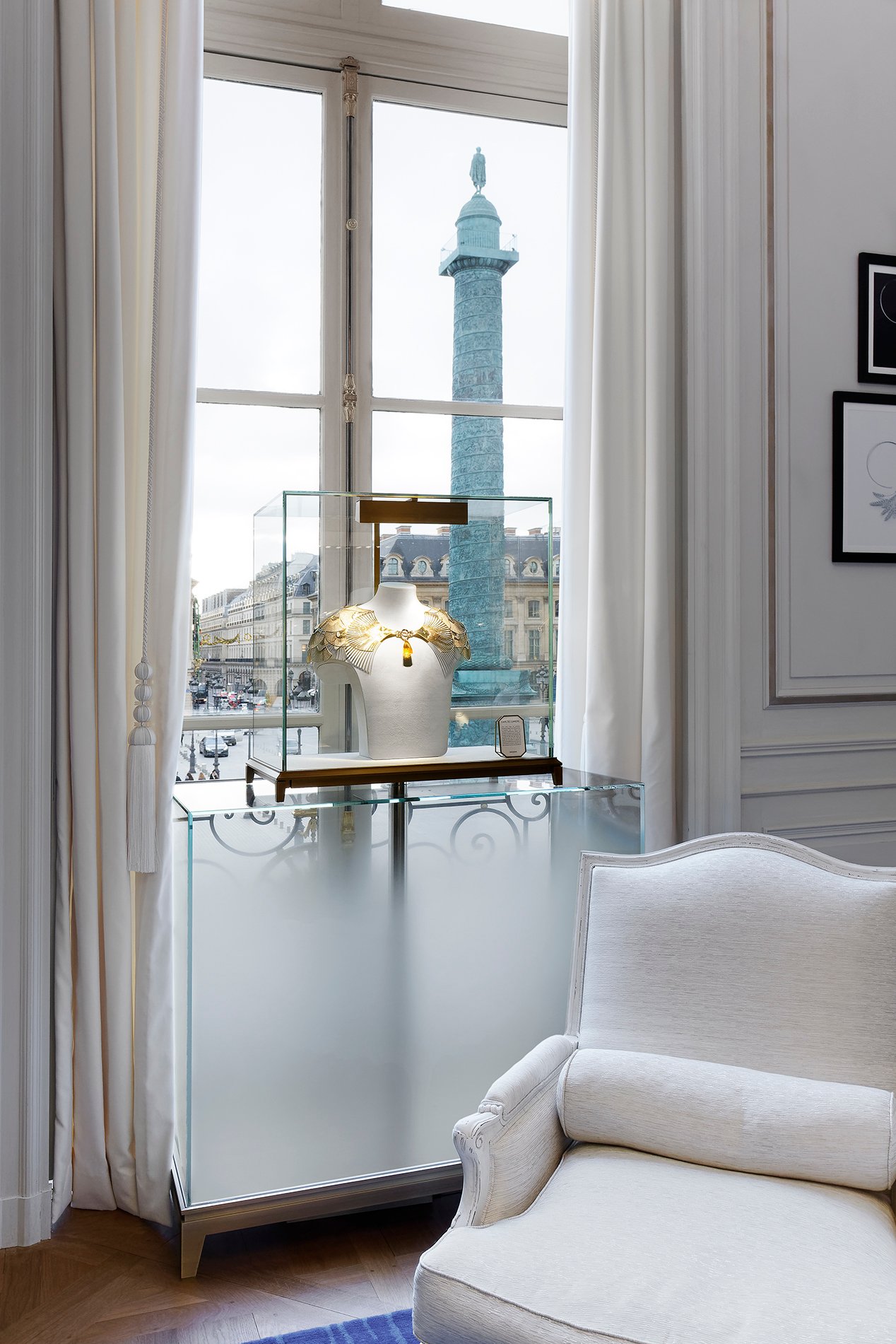 Plus grands showrooms boucheron 26 vendome vue sur la colonne depuis le salon des créations