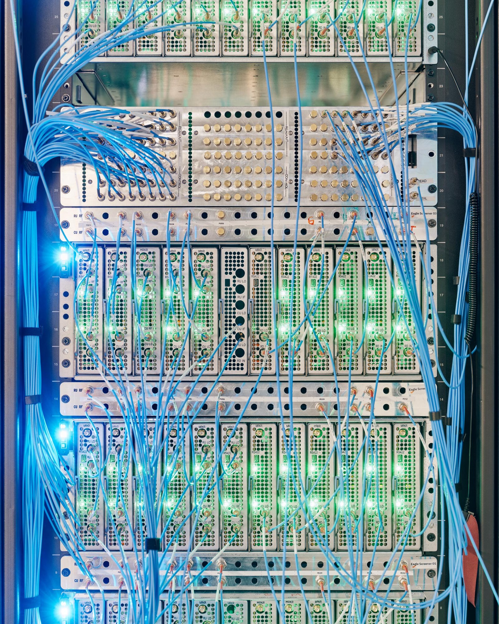quantum-computers-IBM-electronic-systems