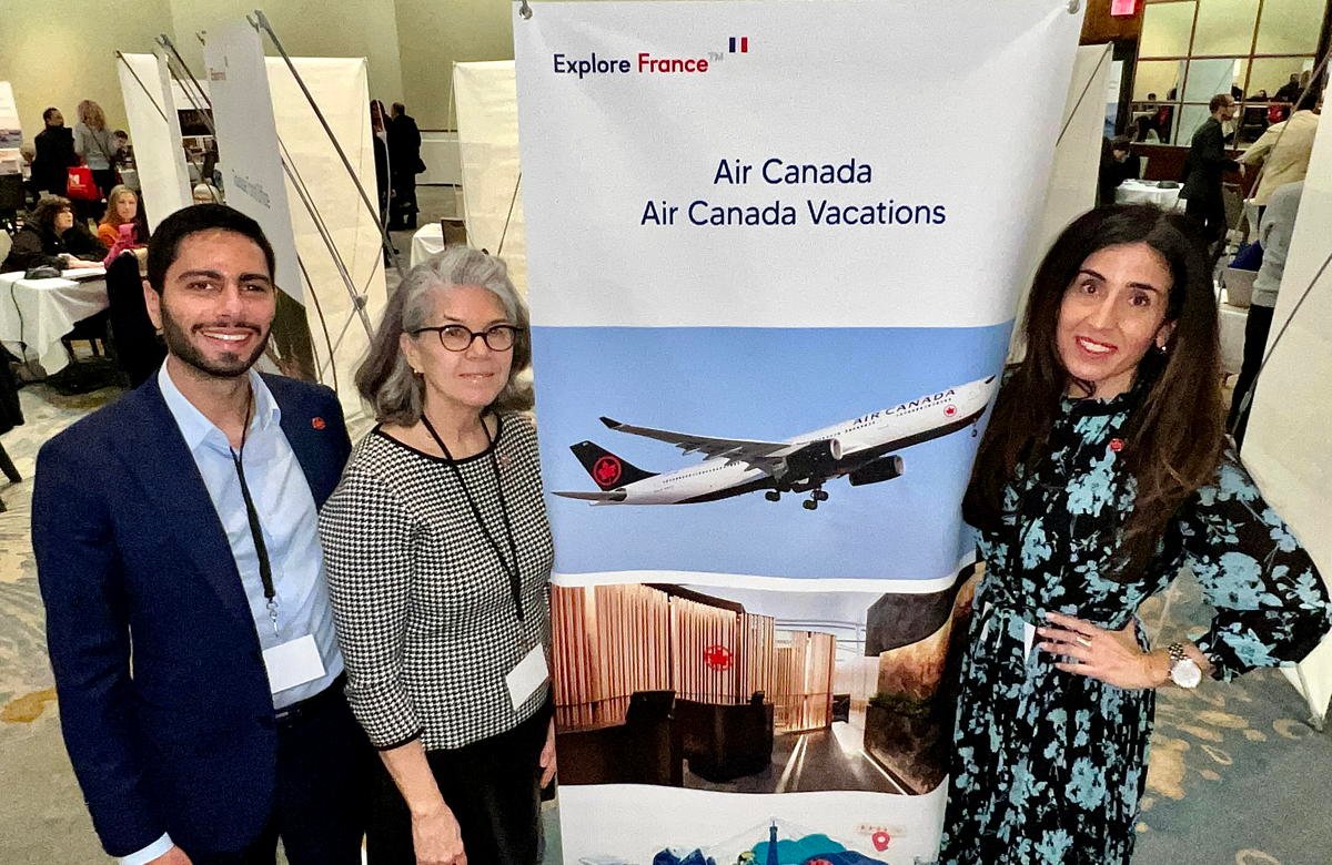 De gauche à droite : Yazdan Bakhtiary, Air Canada;  Chantal Podgorski, Air Canada;  Dianne Pedroso, Vacances Air Canada.  (Pax Global Media) 