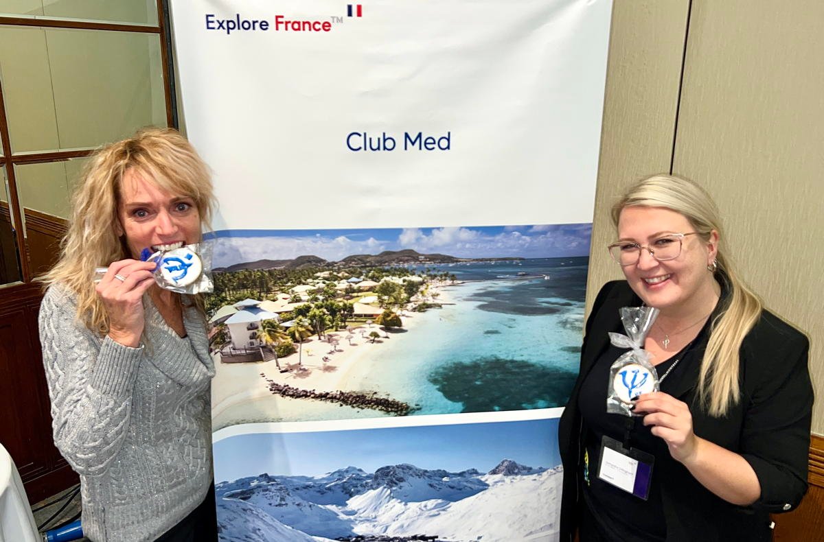 De gauche à droite : Barb Tudino, Cruise Holidays Luxury Travel Boutique ;  Samantha Gillingham, BDM, Club Med.  (Pax Global Media) 
