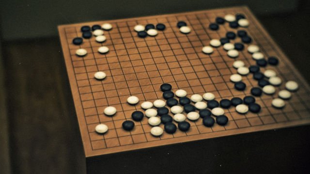 L'homme bat la machine au Go dans la victoire humaine sur l'IA 1 un jeu de go