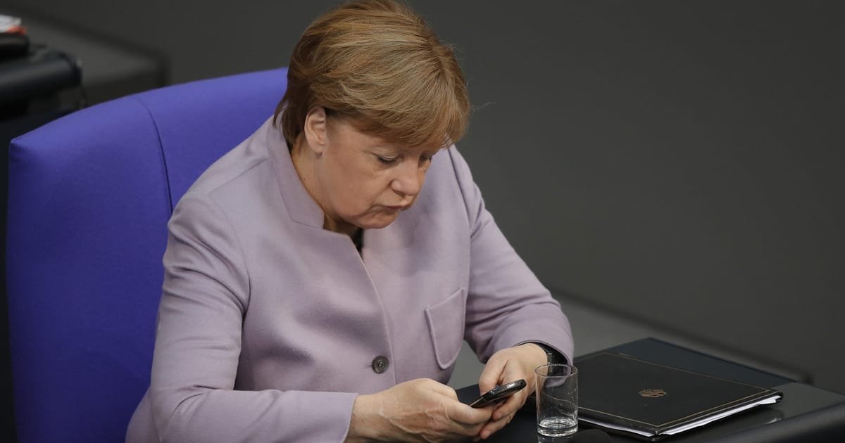 Angela Merkel dupée par des farceurs russes se faisant passer pour l’Ukrainien Porochenko