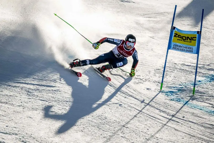 Deux athlètes des EAU participeront aux Championnats du monde de ski alpin FIS en France