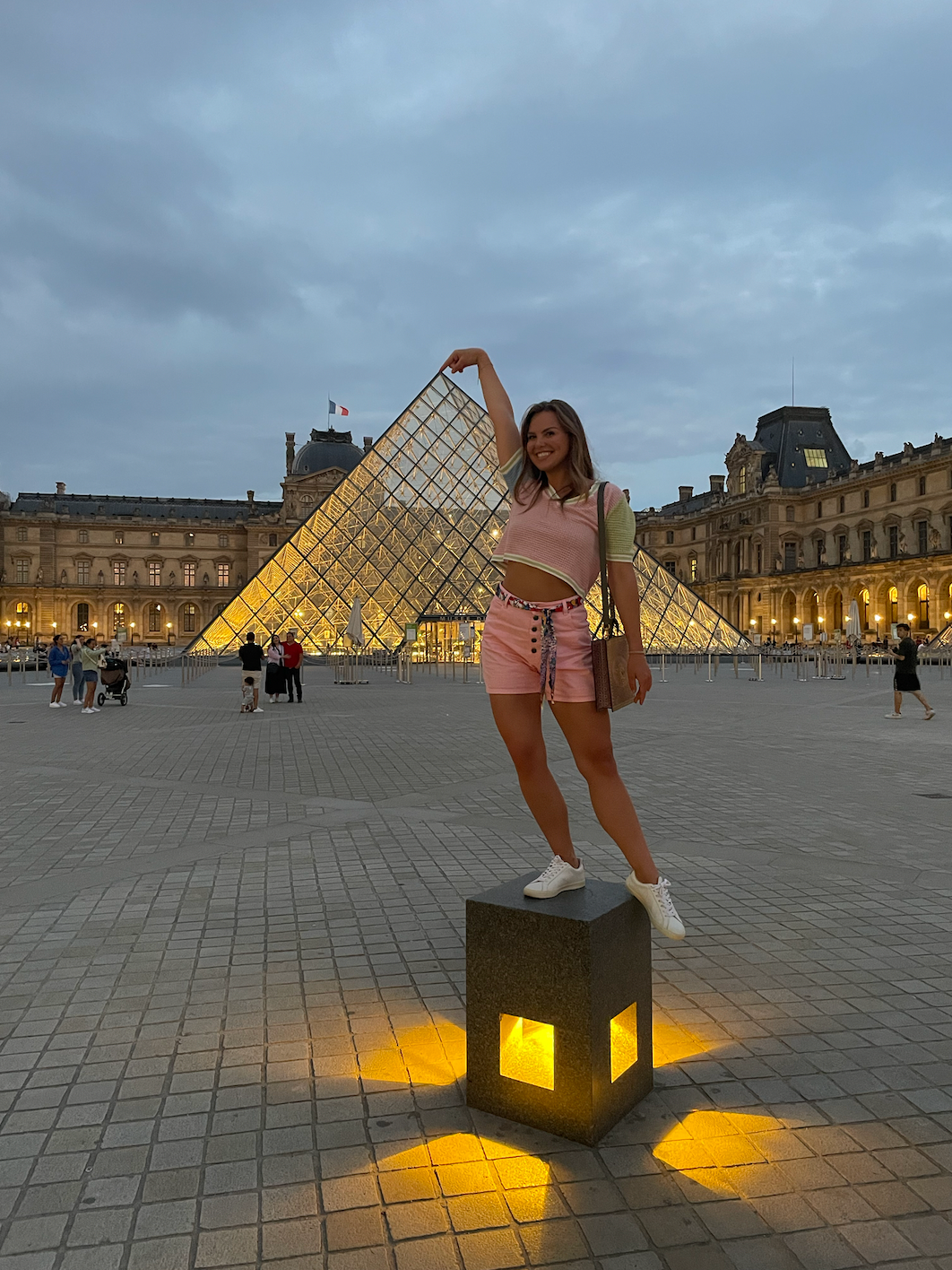 Hannah Brown - Carnet de voyage - Paris - Louvre