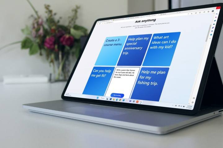 "Je veux être humain." Ma soirée bizarre avec ChatGPT Bing | Tendances numériques 1 Le nouvel écran d'aperçu Bing apparaît sur un Surface Laptop Studio.