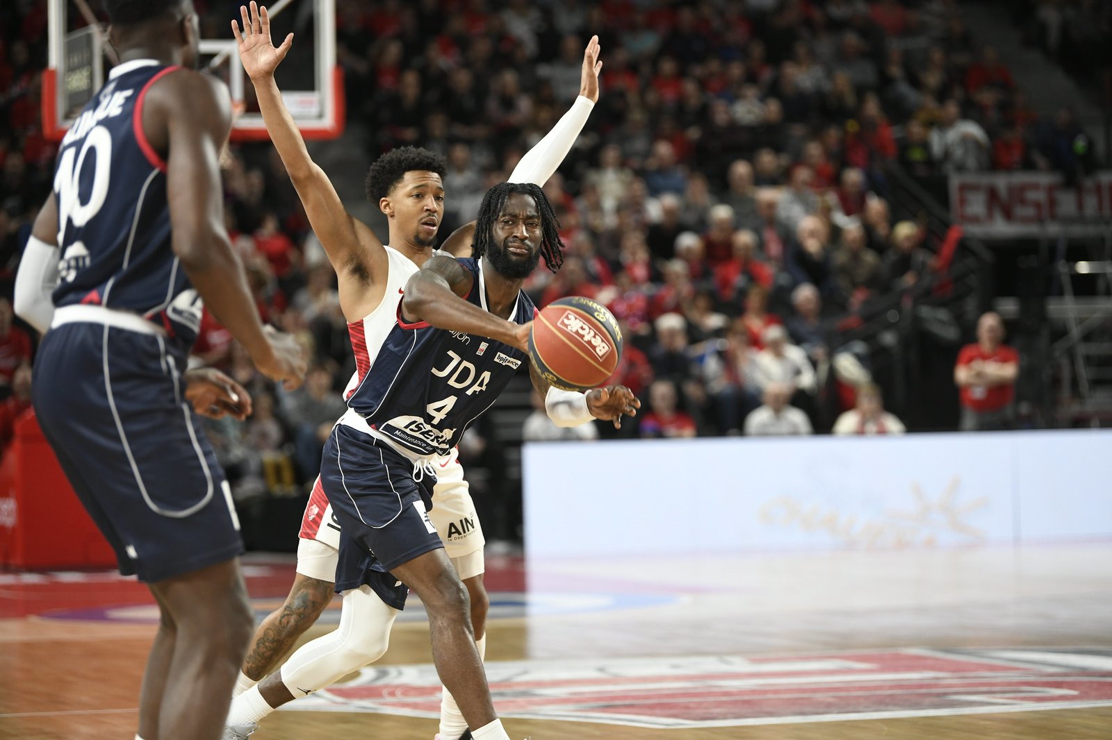 Dijon remporte le duel des quipes malades  Bourg – BeBasket
