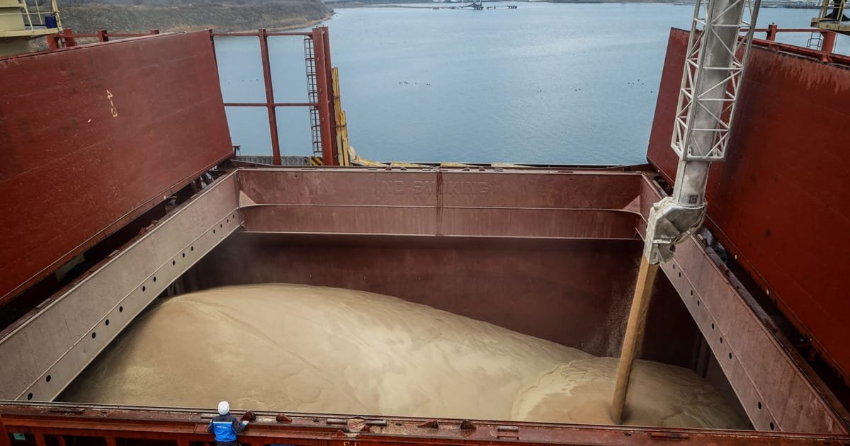 L’Ukraine applaudit le renouvellement de l’accord sur les céréales, mais la Russie s’y oppose à nouveau