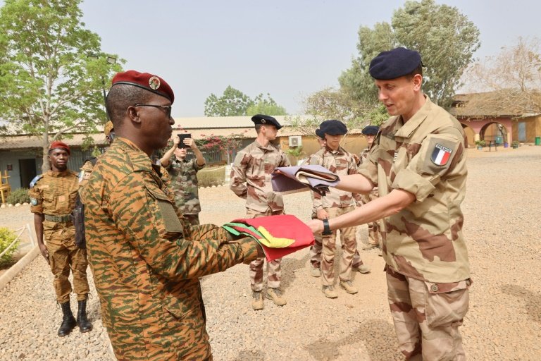 Le drapeau français a été abaissé sur la base d'une unité des forces spéciales près de Ouagadougou le mois dernier