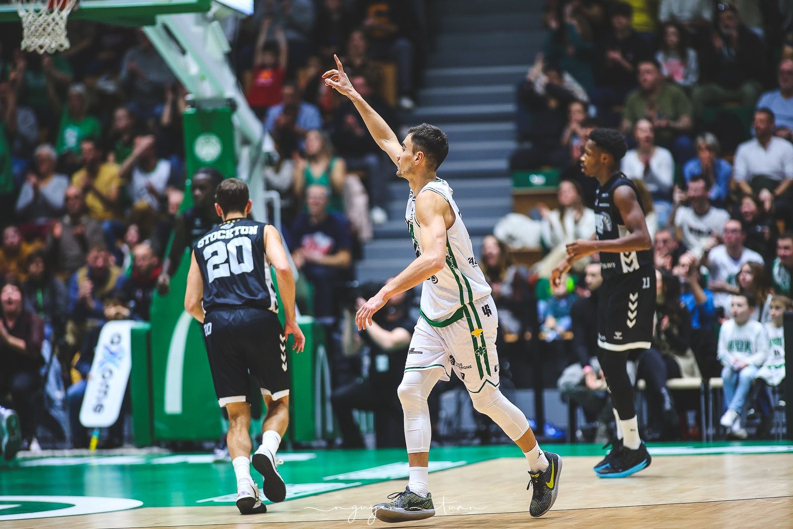 L’exploit rare de Thomas Cornely (Blois) : deux tirs au buzzer dans le mme match ! – BeBasket