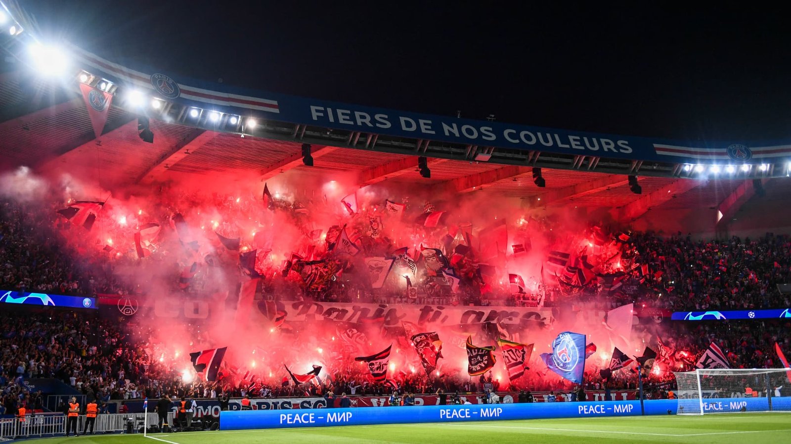Ligue 1: « On avance », le foot franais satisfait du dcret sur les fumignes malgr les contraintes