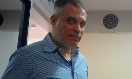 Objectifs : le logiciel en location capable de contrôler 30 000 faux profils en ligne