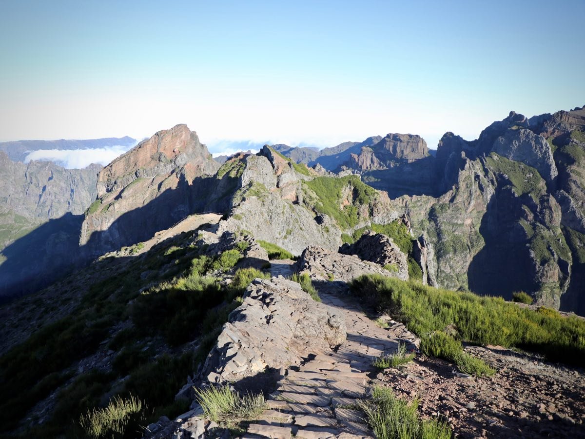 Résultats de l’Ultra-Trail de l’île de Madère 2023 : la France domine, avec des victoires pour Manon Bohard et Lambert Santelli
