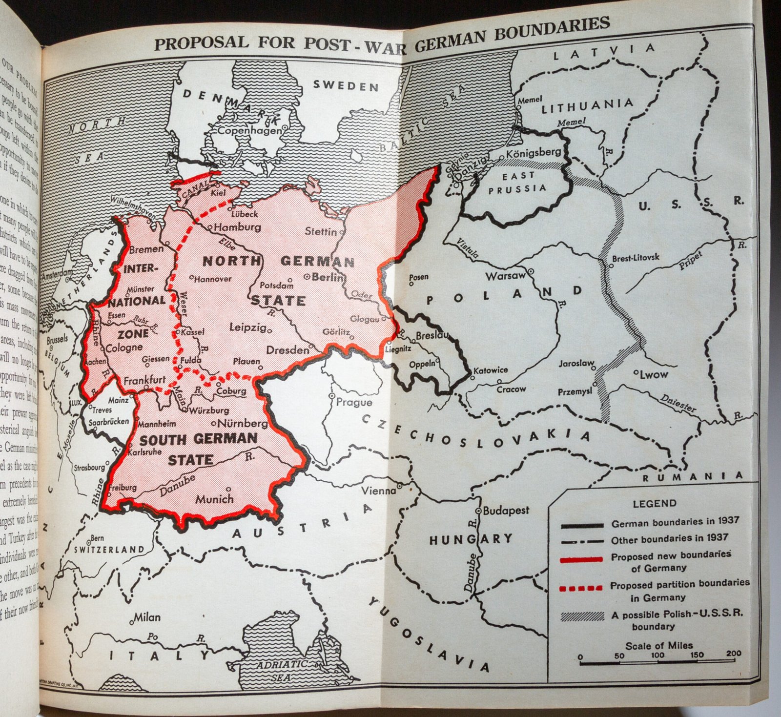 un livre ouvert avec une carte de l'allemagne.