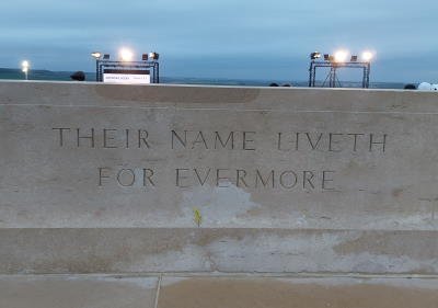 Anzac Day Dawn Service au Mémorial national australien de Villers-Bretonneux, France 1 Anzac Day Dawn Service au Memorial national australien de Villers