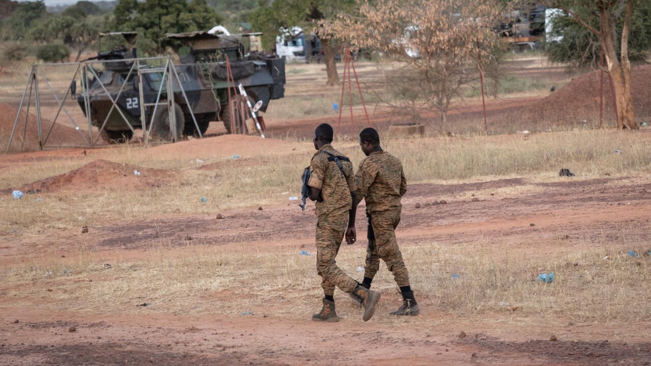 Des «groupes terroristes armés» tuent des dizaines de civils dans le nord-est du Burkina Faso