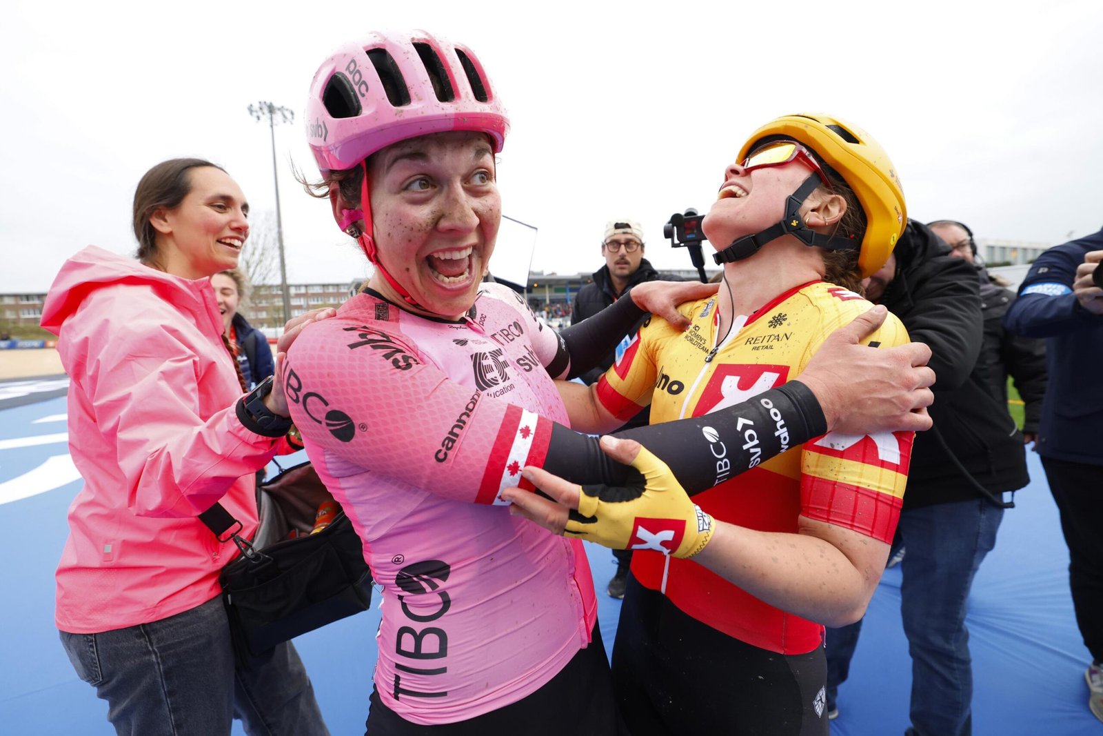 Jackson remporte Paris-Roubaix Femmes avec un sprint vélodrome tardif